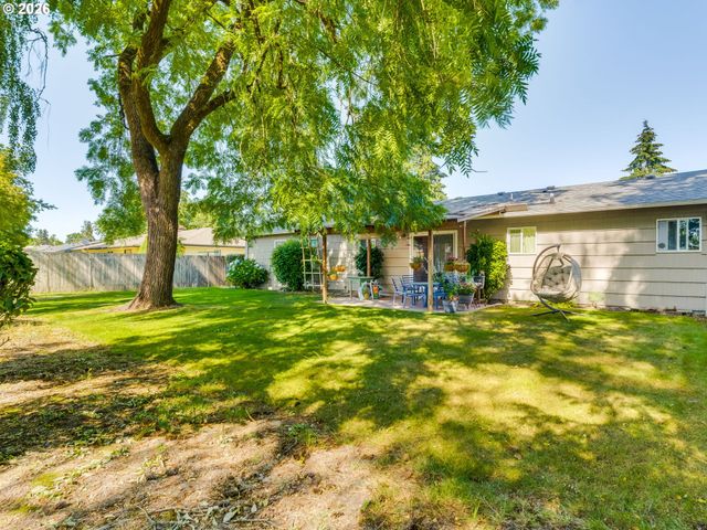 1349 Sw MELROSE Ave, Mc Minnville, OR 97128