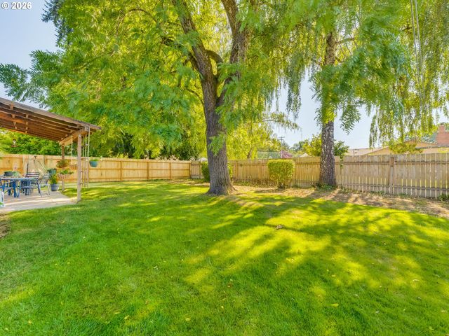 1349 Sw MELROSE Ave, Mc Minnville, OR 97128