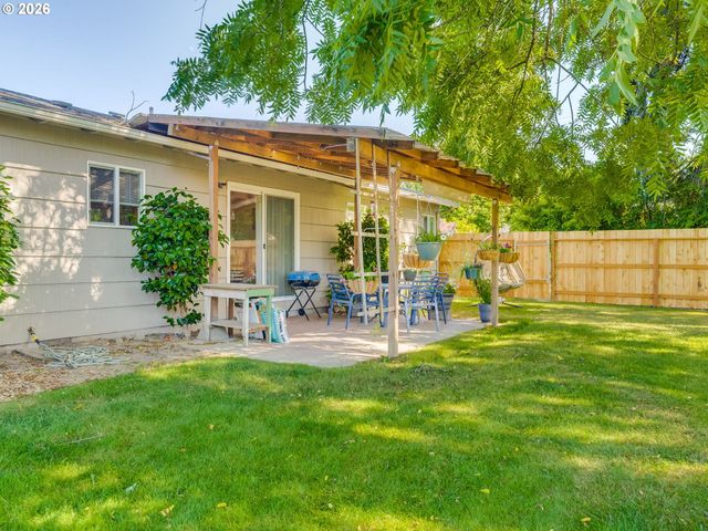 1349 Sw MELROSE Ave, Mc Minnville, OR 97128