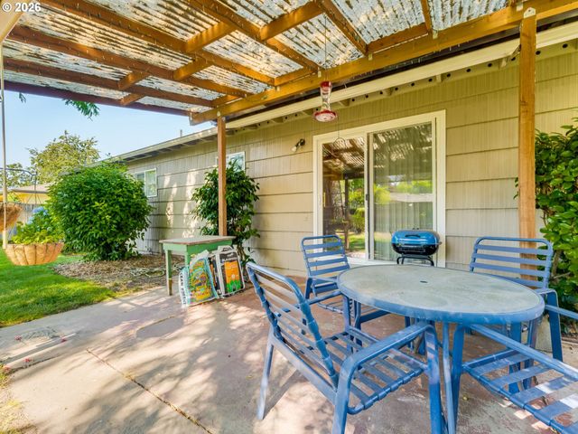 1349 Sw MELROSE Ave, Mc Minnville, OR 97128