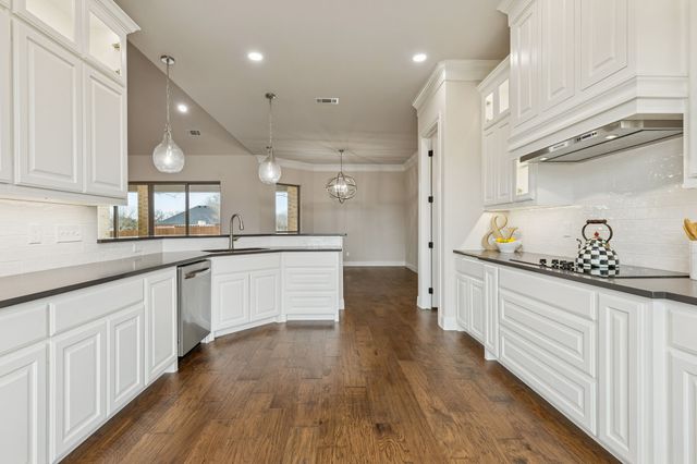 2165 Middlewood Circle, Granbury, TX 76049