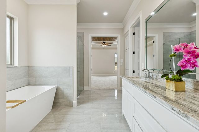 2165 Middlewood Circle, Granbury, TX 76049