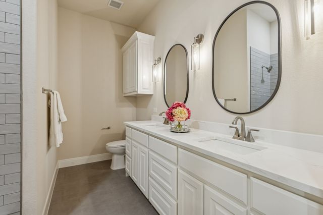 2165 Middlewood Circle, Granbury, TX 76049