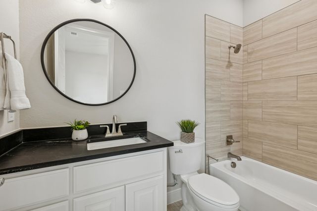 2165 Middlewood Circle, Granbury, TX 76049