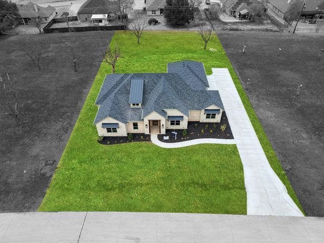 2165 Middlewood Circle, Granbury, TX 76049