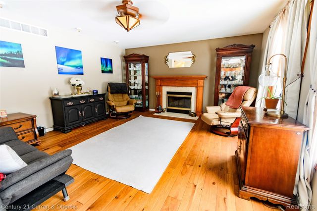 1464 Four Seasons Drive, Hartland Township, MI 48843