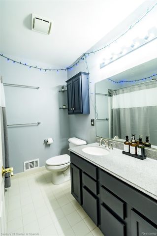 1464 Four Seasons Drive, Hartland Township, MI 48843