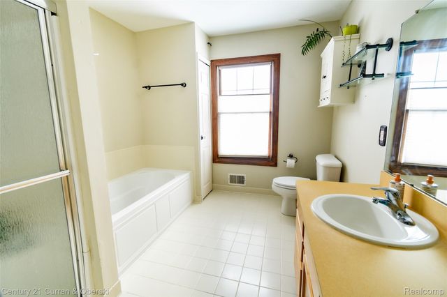 1464 Four Seasons Drive, Hartland Township, MI 48843