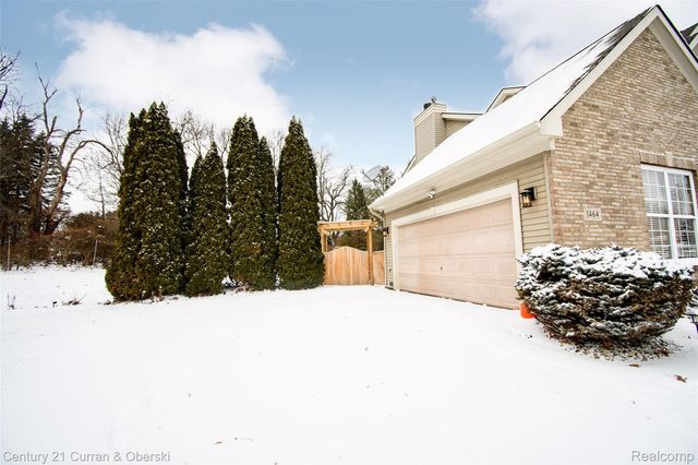 1464 Four Seasons Drive, Hartland Township, MI 48843