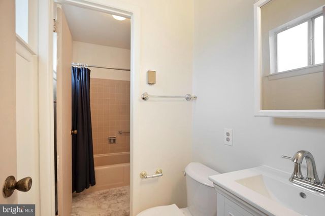 6 LINCOLN CT, Whiting, NJ 08759