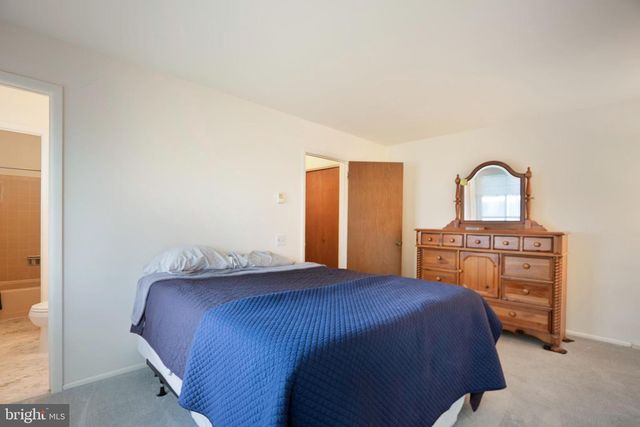 6 LINCOLN CT, Whiting, NJ 08759