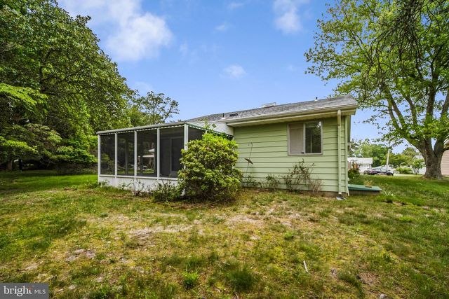 6 LINCOLN CT, Whiting, NJ 08759