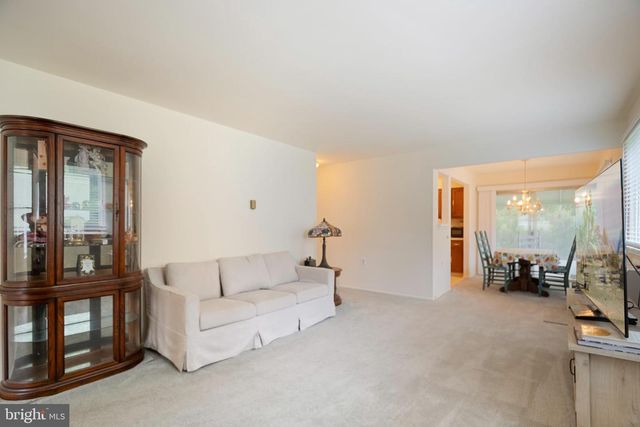 6 LINCOLN CT, Whiting, NJ 08759