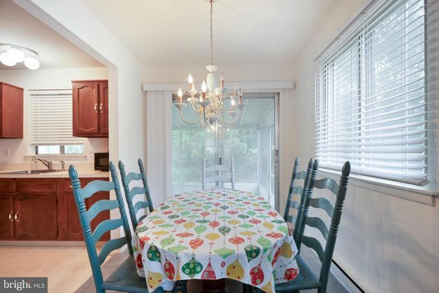 6 LINCOLN CT, Whiting, NJ 08759