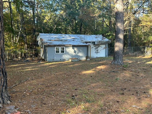 2704 Lizzie Creek Road, Summerton, SC 29148