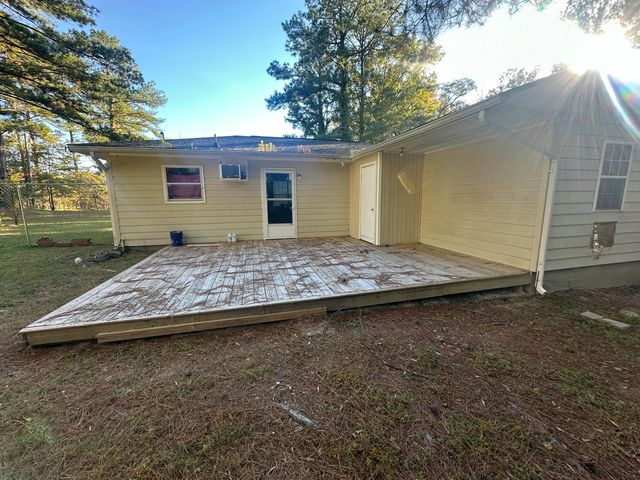 2704 Lizzie Creek Road, Summerton, SC 29148