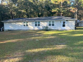 2704 Lizzie Creek Road, Summerton, SC 29148