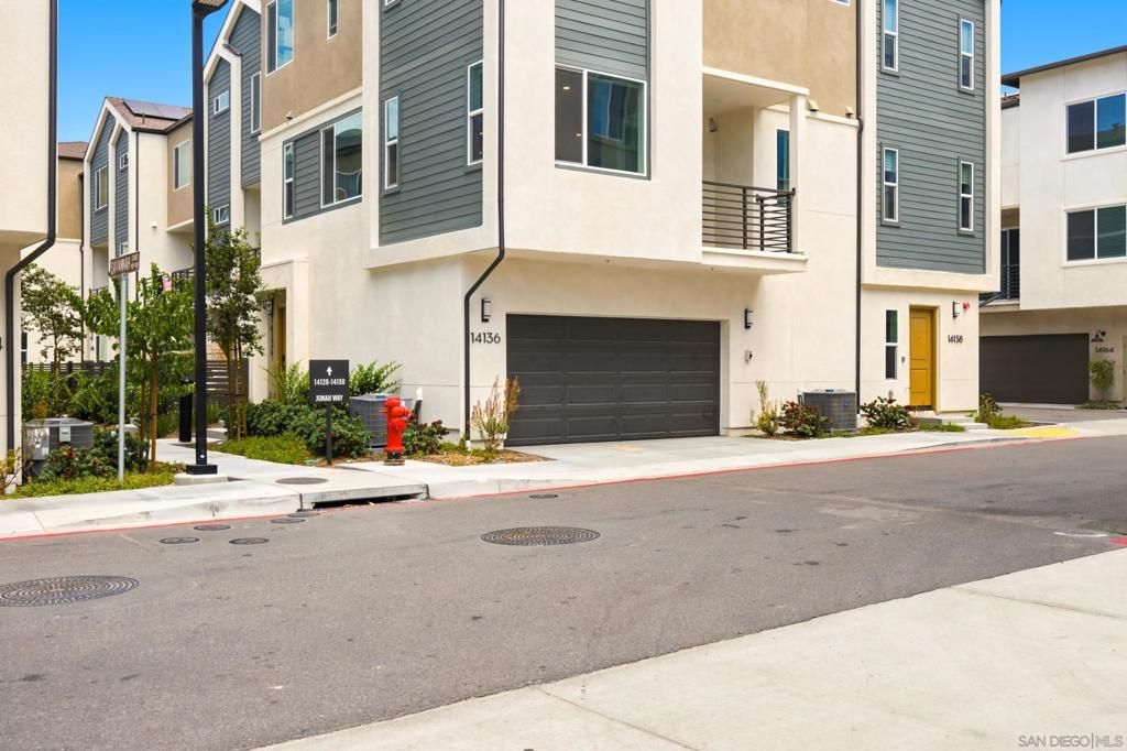 Image 27 of property listing at 14136 Jonah Way, San Diego, CA 92128