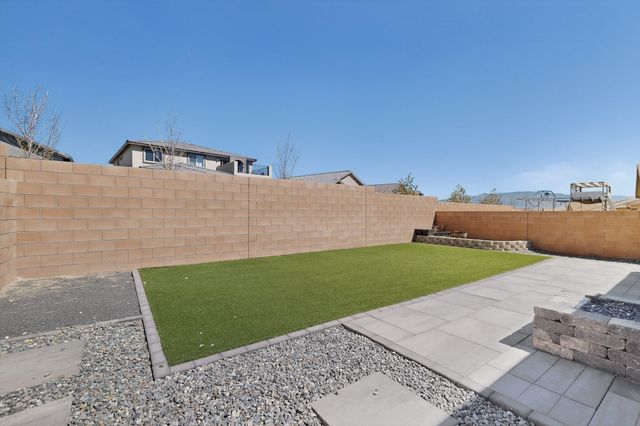 889 Tazanita Loop SE, Albuquerque, NM 87124
