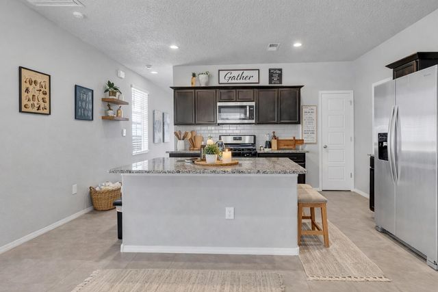 889 Tazanita Loop SE, Albuquerque, NM 87124