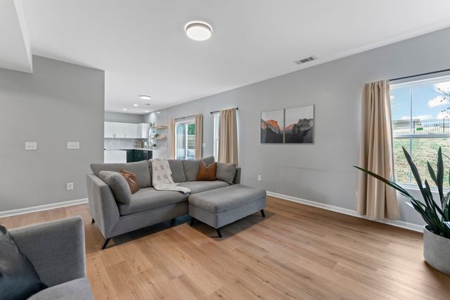 505 Lyndeboro Ct, Nashville, TN 37221