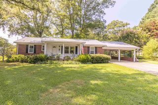 48 BAKER RD, Selmer, TN 38375