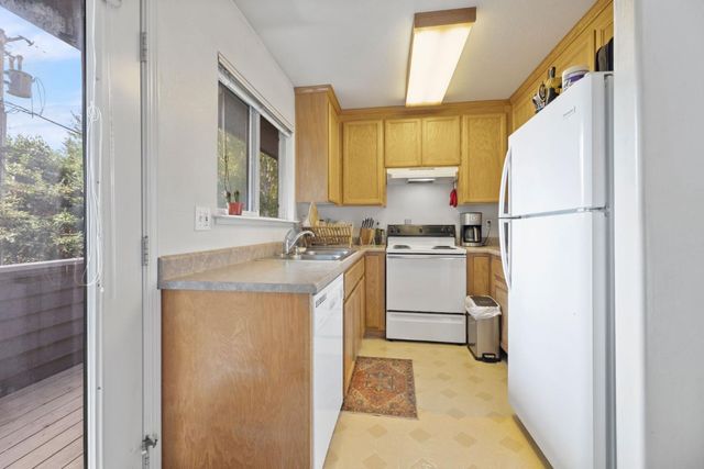 33 Edgewood Way, Santa Cruz, CA 95060