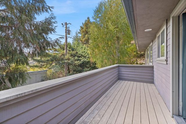 33 Edgewood Way, Santa Cruz, CA 95060