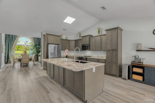 435 Meander Ln, Cantonment, FL 32533