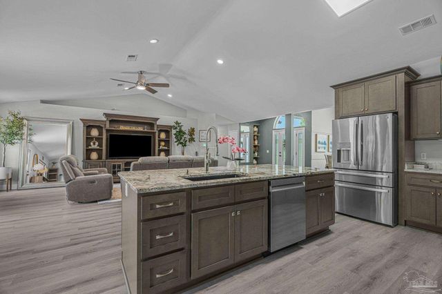 435 Meander Ln, Cantonment, FL 32533