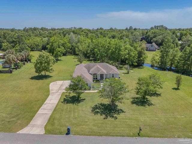 435 Meander Ln, Cantonment, FL 32533