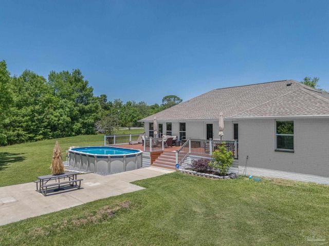 435 Meander Ln, Cantonment, FL 32533