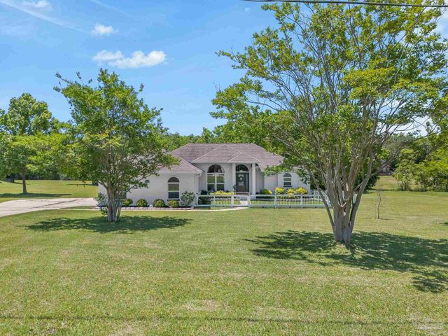 435 Meander Ln, Cantonment, FL 32533