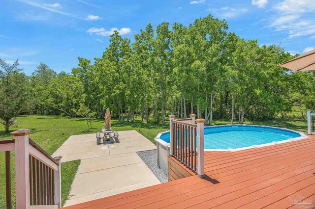435 Meander Ln, Cantonment, FL 32533