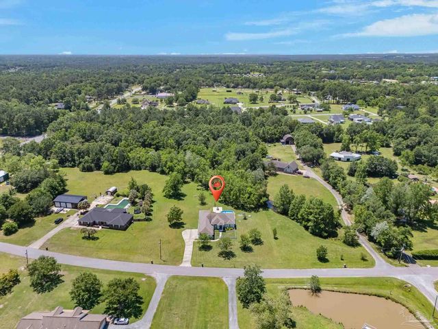435 Meander Ln, Cantonment, FL 32533