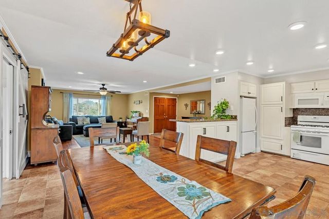 1255 Bermuda Pl, El Cajon, CA 92021