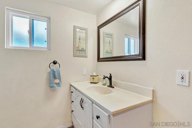 1255 Bermuda Pl, El Cajon, CA 92021