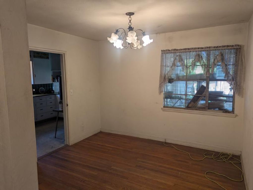 Image 3 of property listing at 3718 N Howard Avenue, Fresno, CA 93726