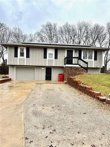 2203 S Owings Street, Oak Grove, MO 64075