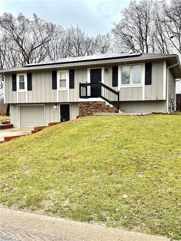 2203 S Owings Street, Oak Grove, MO 64075