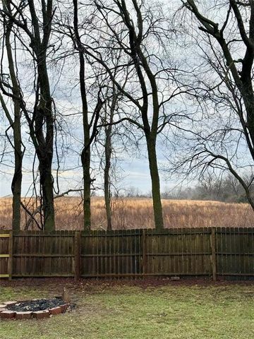 2203 S Owings Street, Oak Grove, MO 64075