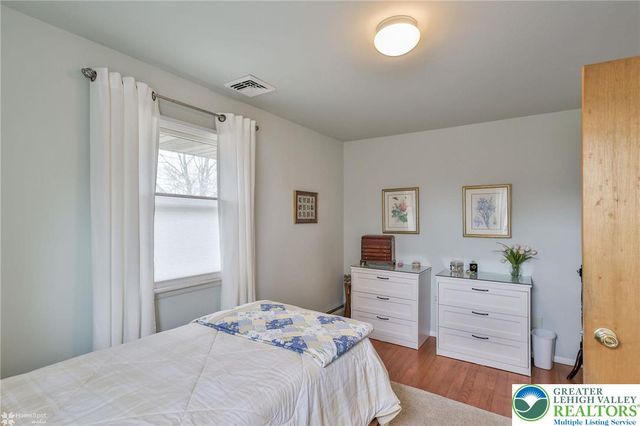 1961 Ravenwood Drive, Bethlehem City, PA 18018