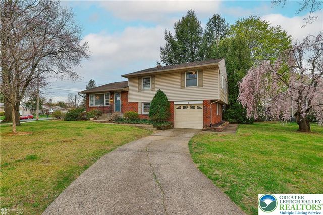 1961 Ravenwood Drive, Bethlehem City, PA 18018