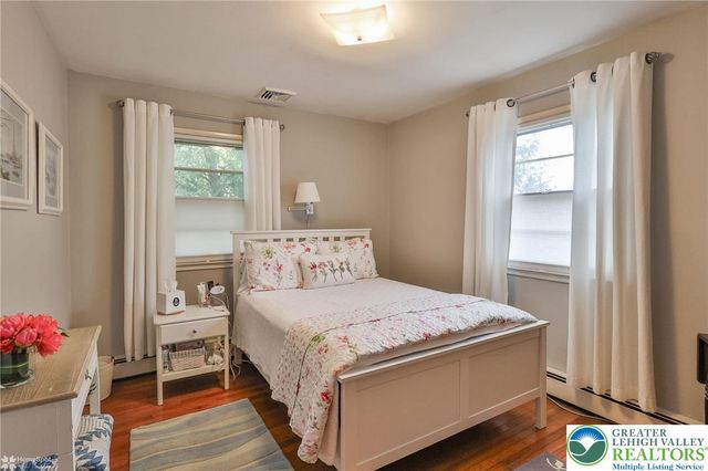 1961 Ravenwood Drive, Bethlehem City, PA 18018