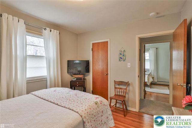 1961 Ravenwood Drive, Bethlehem City, PA 18018
