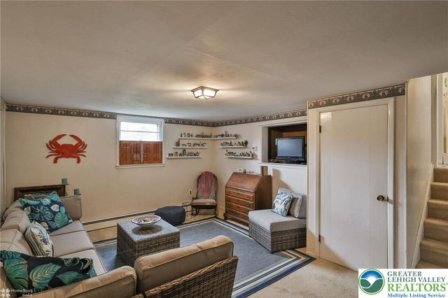 1961 Ravenwood Drive, Bethlehem City, PA 18018