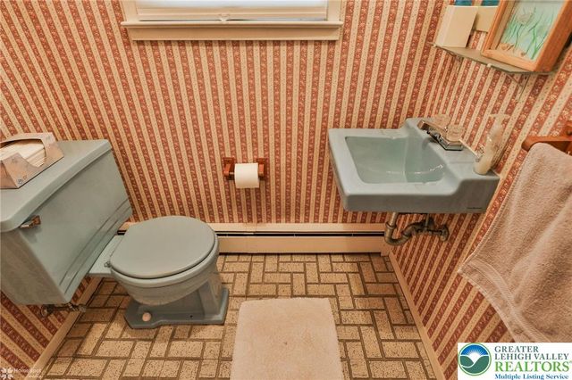 1961 Ravenwood Drive, Bethlehem City, PA 18018