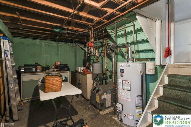 1961 Ravenwood Drive, Bethlehem City, PA 18018