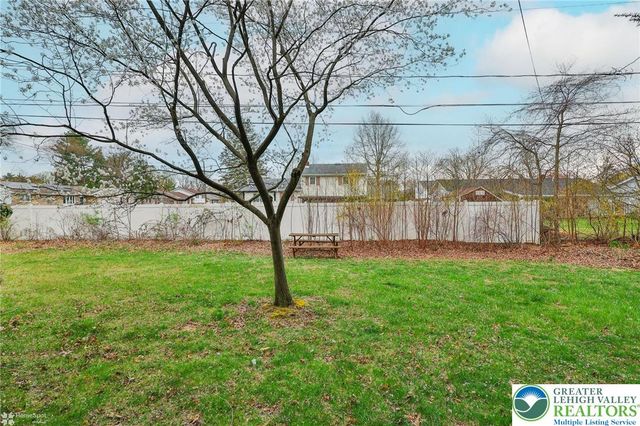 1961 Ravenwood Drive, Bethlehem City, PA 18018
