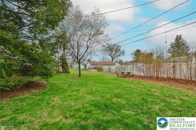 1961 Ravenwood Drive, Bethlehem City, PA 18018